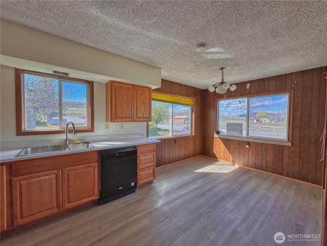 284 Monse Bridge Road Brewster WA 98812