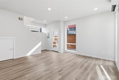 1816 24th Avenue S Seattle WA 98144