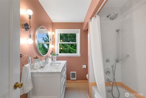 3811 39th Avenue S Seattle WA 98118