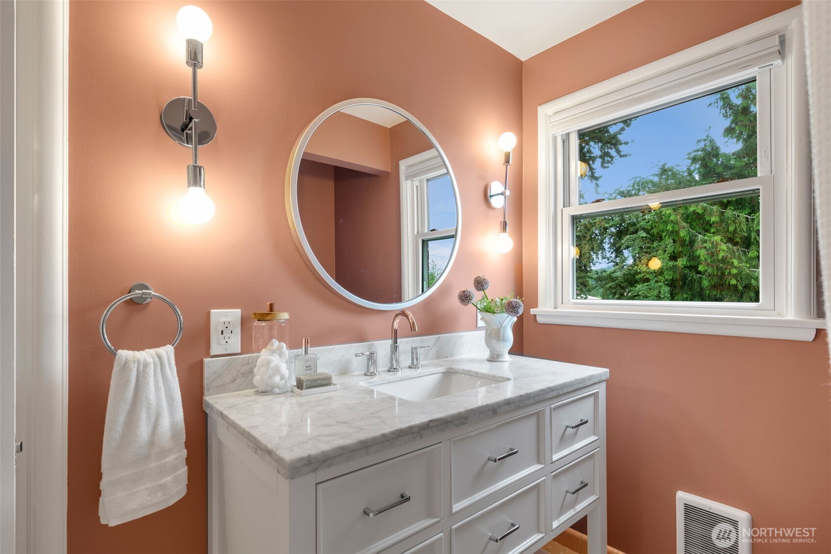 3811 39th Avenue S Seattle WA 98118