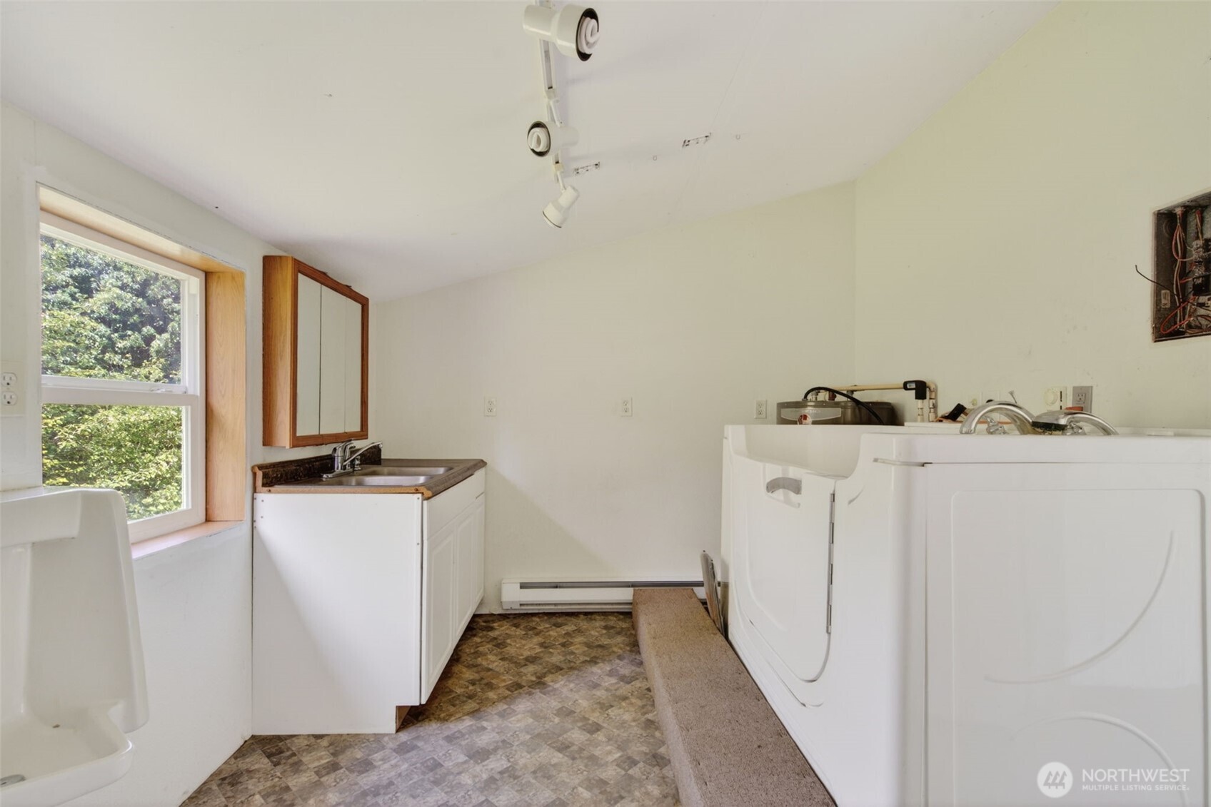 943 Fall Creek Road Longview WA 98632