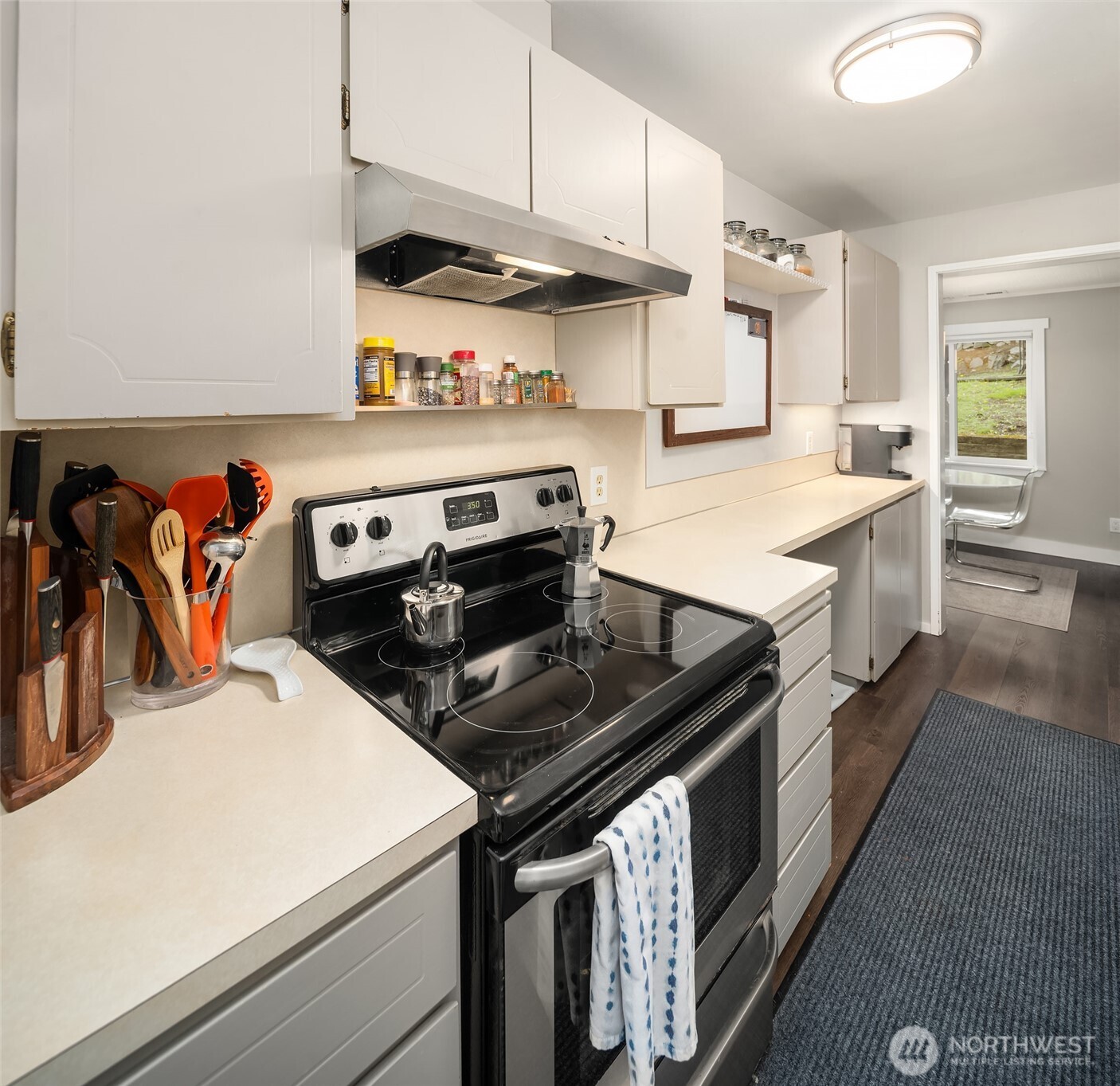 2820 27th Avenue W Seattle WA 98199