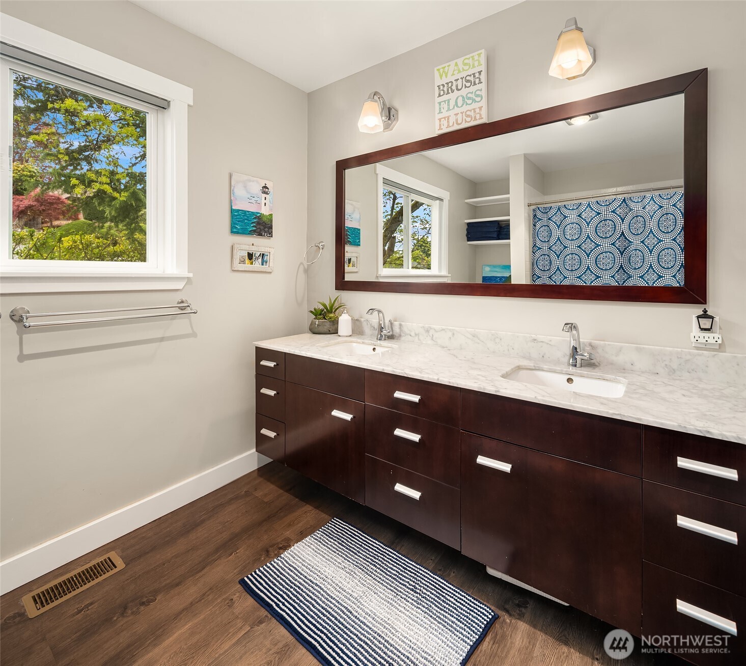 2820 27th Avenue W Seattle WA 98199