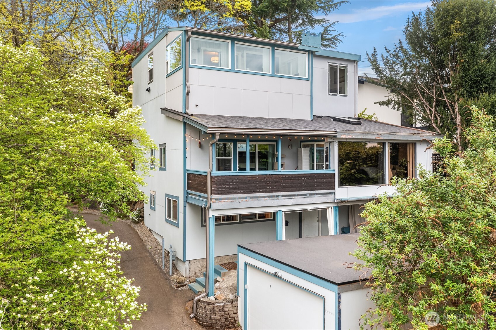 2820 27th Avenue W Seattle WA 98199