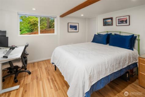 2820 27th Avenue W Seattle WA 98199