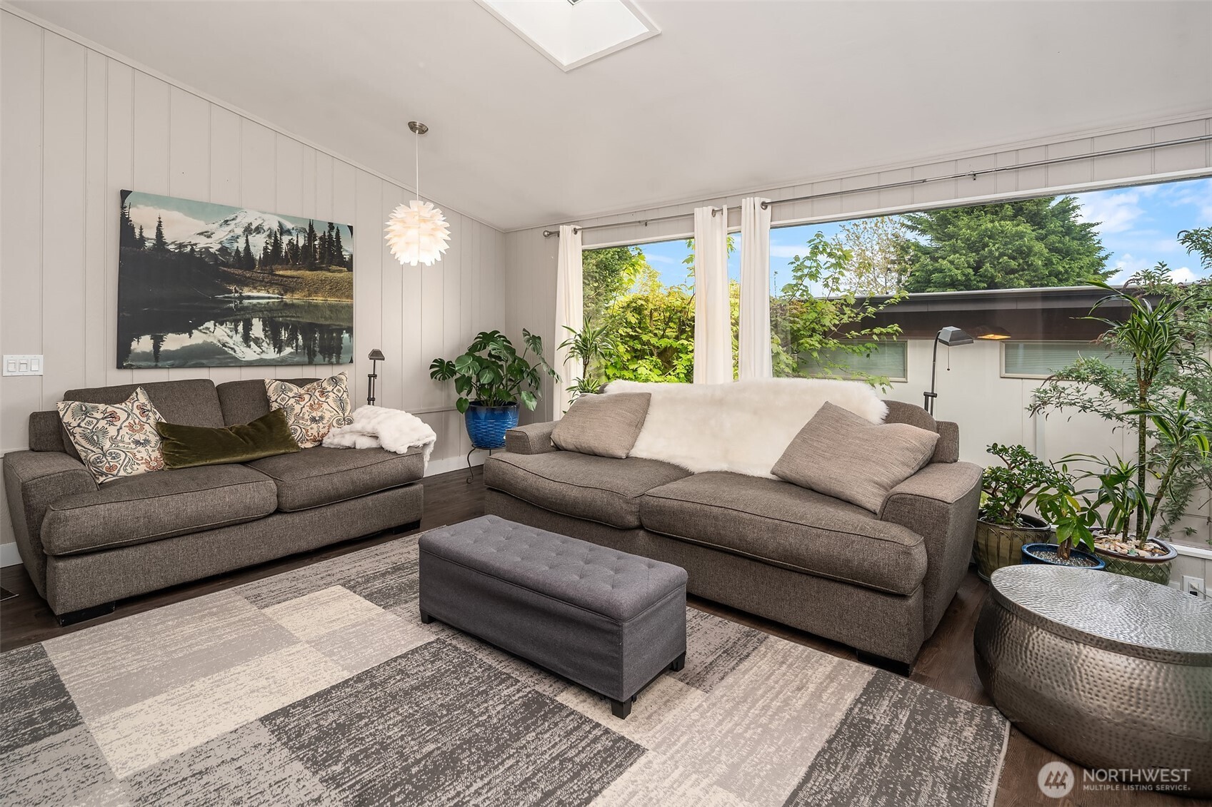 2820 27th Avenue W Seattle WA 98199