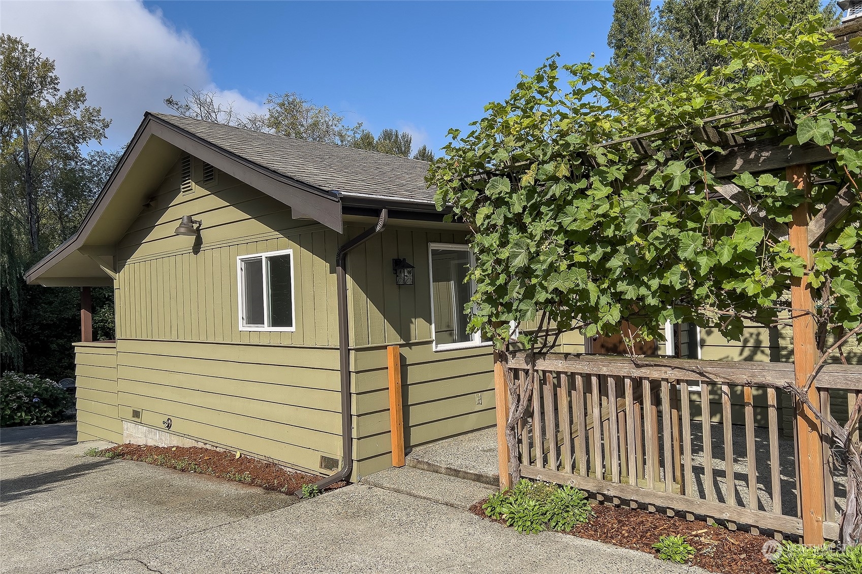 20808 Larch Way Lynnwood WA 98036