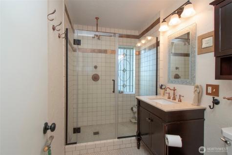 1633 E 5th Street Port Angeles WA 98362