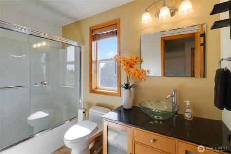 1512 Tara Street Kelso WA 98626