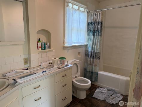 1259 Northlake Way NW Bremerton WA 98312