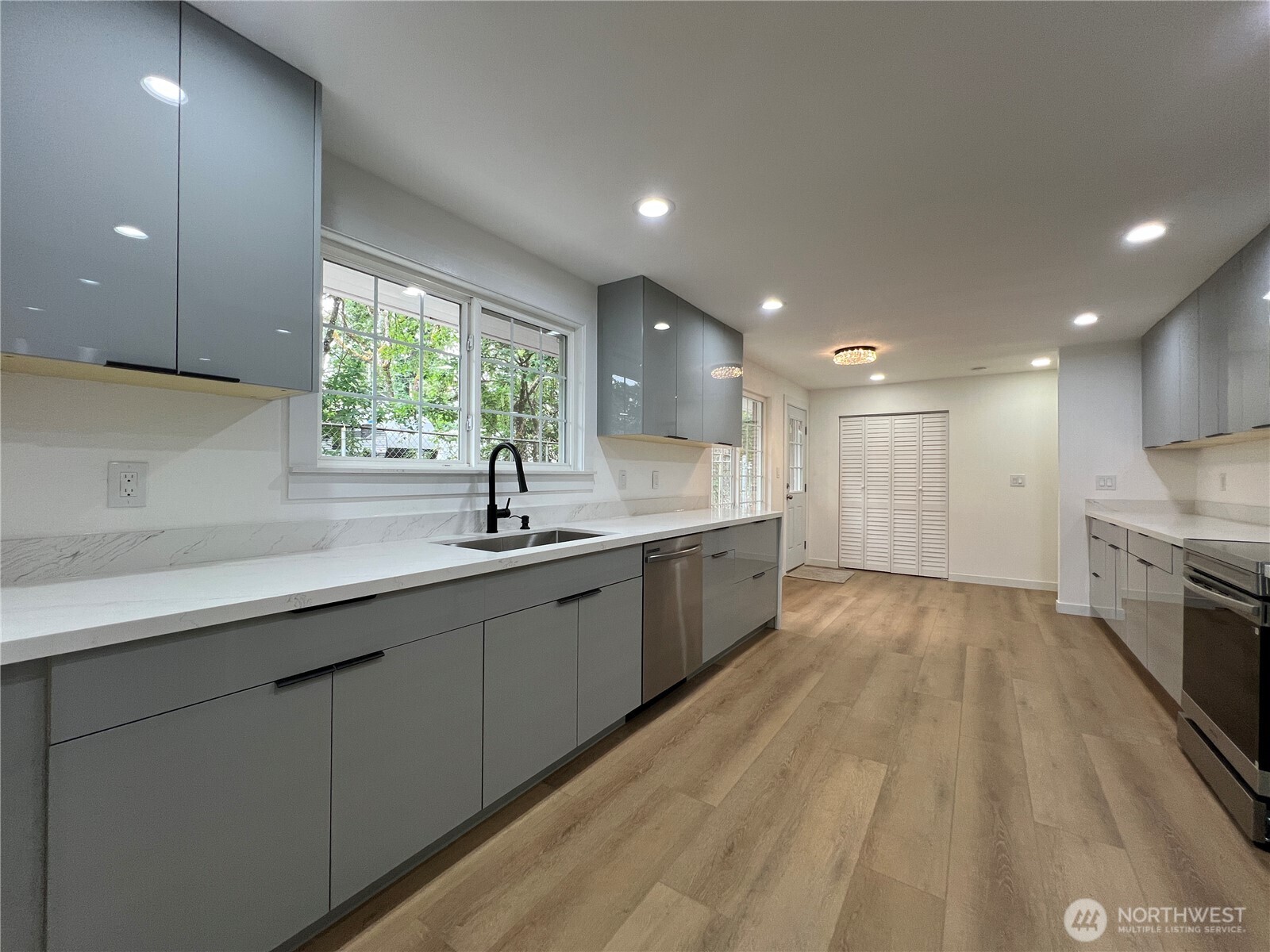 6716 Mount Tacoma Drive SW Lakewood WA 98499