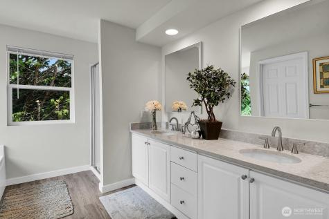 25052 SE 43rd Way Sammamish WA 98029