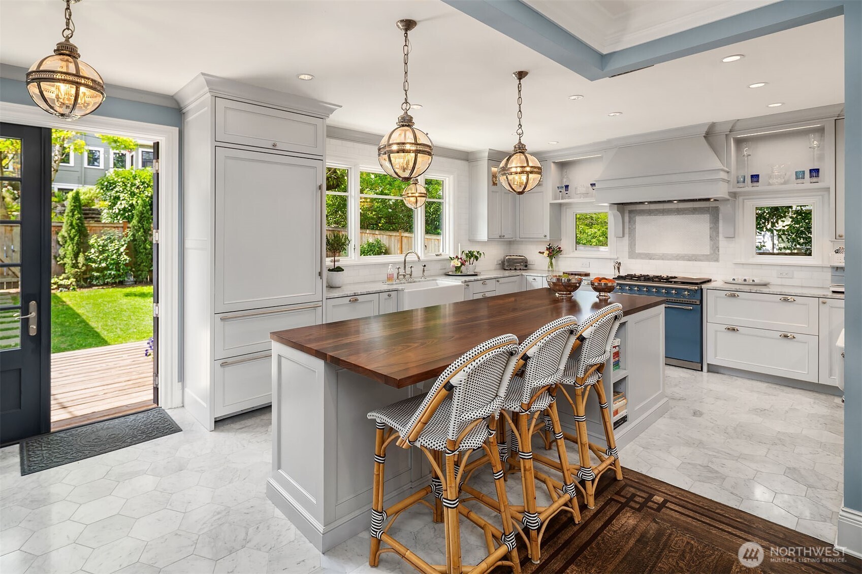 2833 10th Avenue E Seattle WA 98102