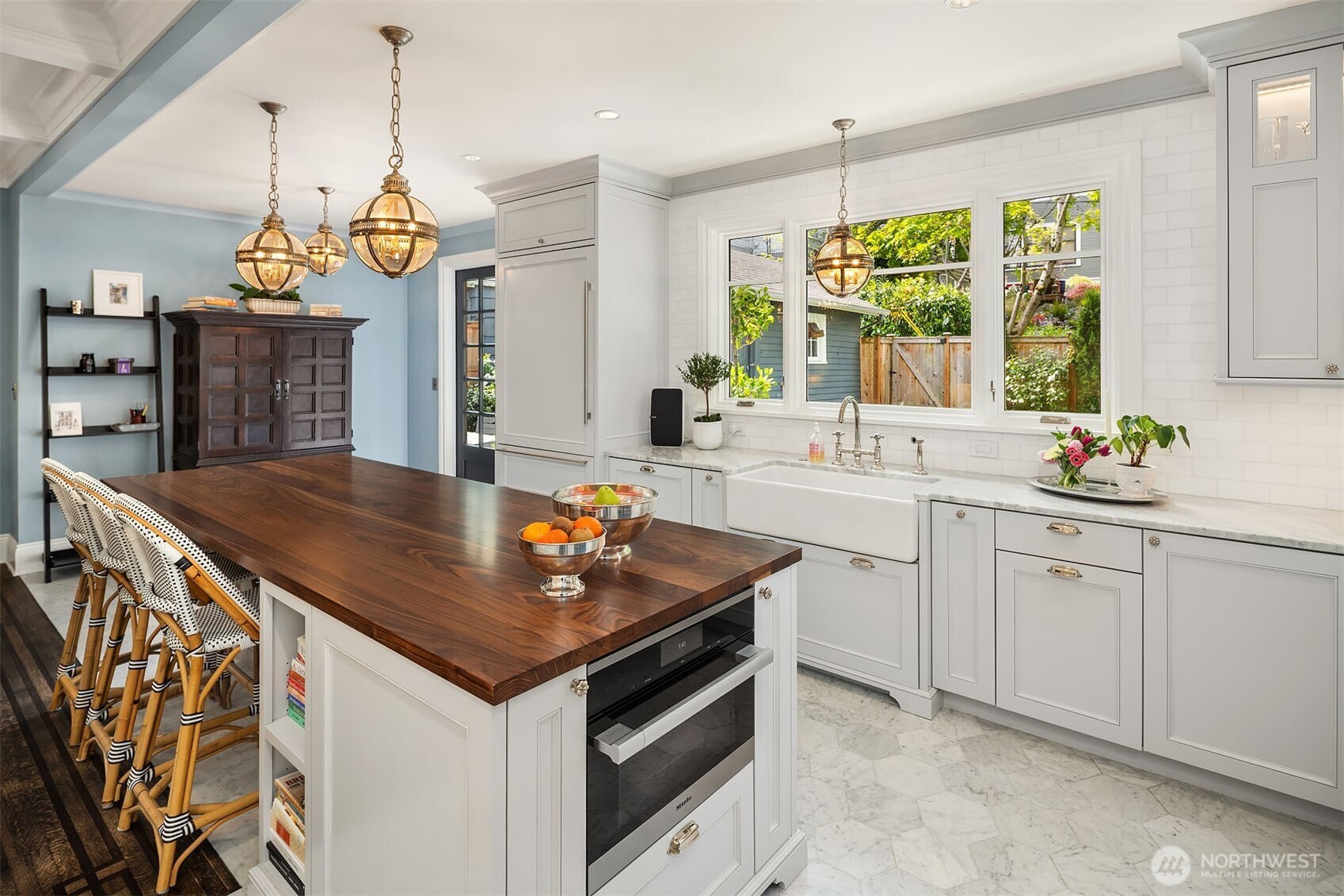 2833 10th Avenue E Seattle WA 98102