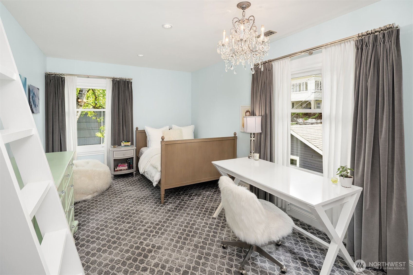 2833 10th Avenue E Seattle WA 98102