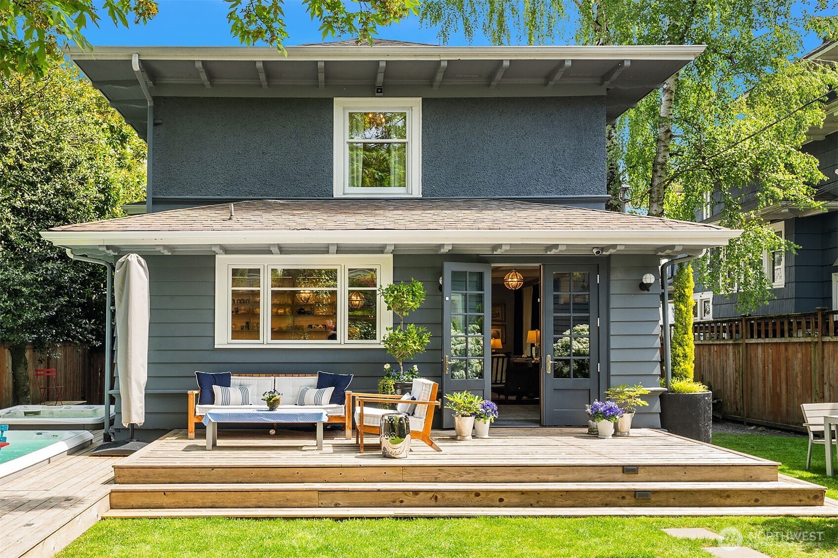 2833 10th Avenue E Seattle WA 98102