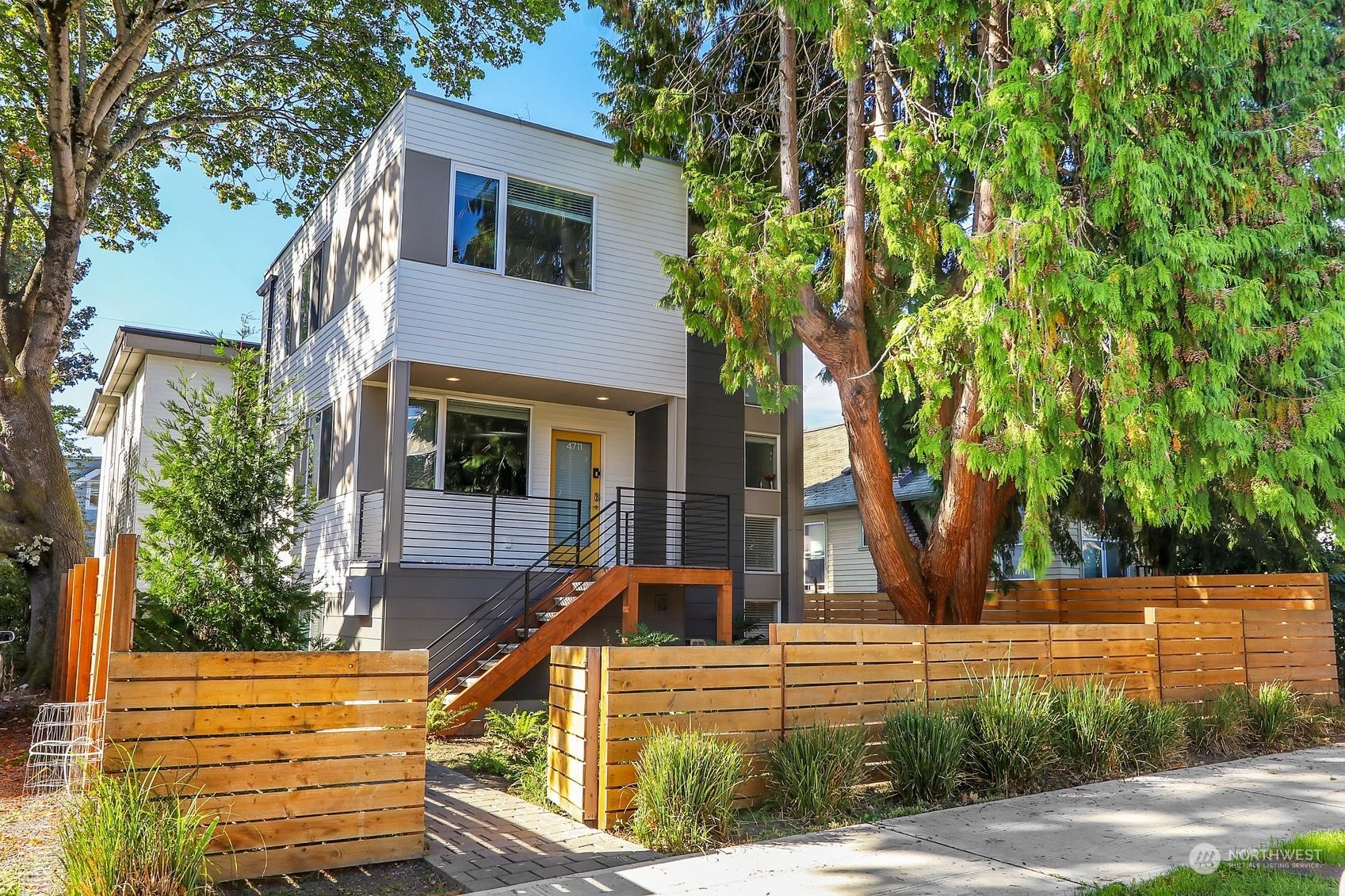 4711 8th Avenue NE Seattle WA 98105
