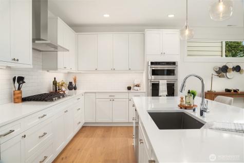 22214 98th Avenue W Edmonds WA 98020
