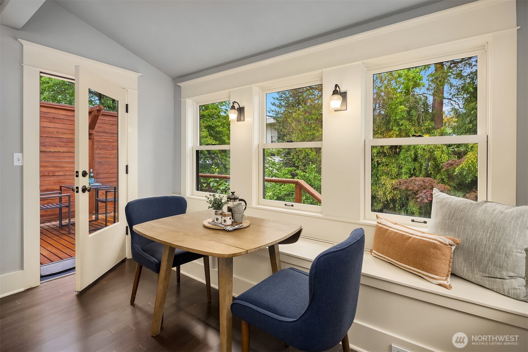 4018 2nd Avenue NE Seattle WA 98105