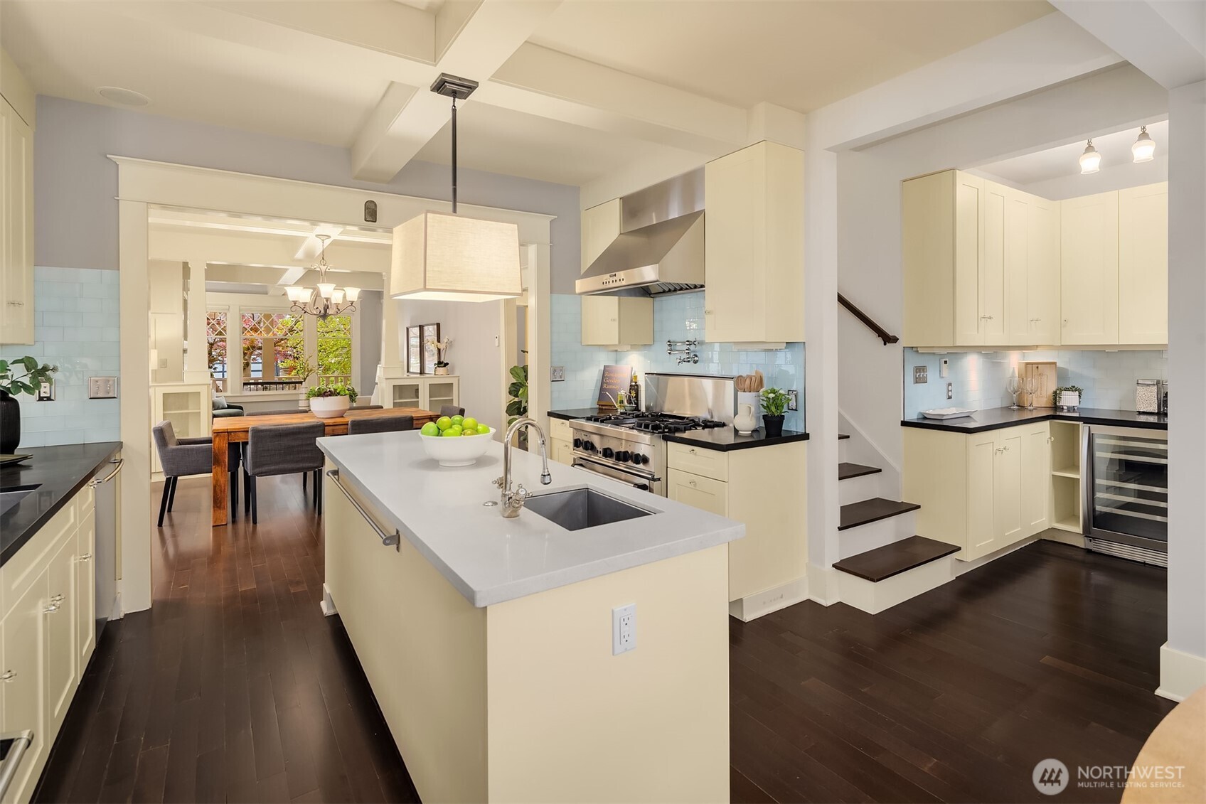 4018 2nd Avenue NE Seattle WA 98105