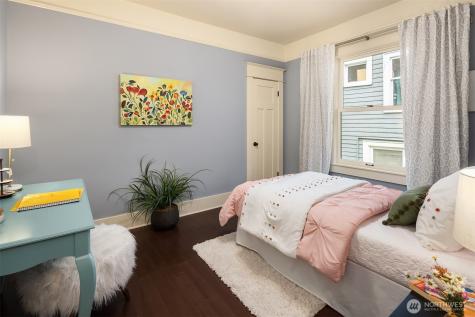 4018 2nd Avenue NE Seattle WA 98105