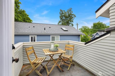 4018 2nd Avenue NE Seattle WA 98105