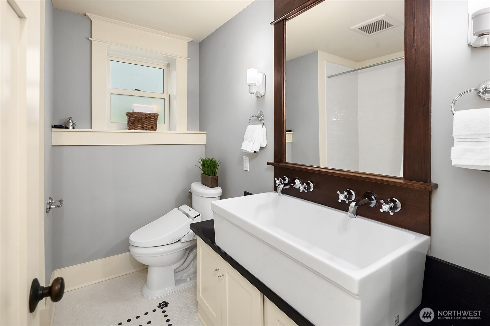4018 2nd Avenue NE Seattle WA 98105