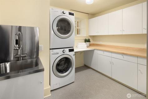 4018 2nd Avenue NE Seattle WA 98105