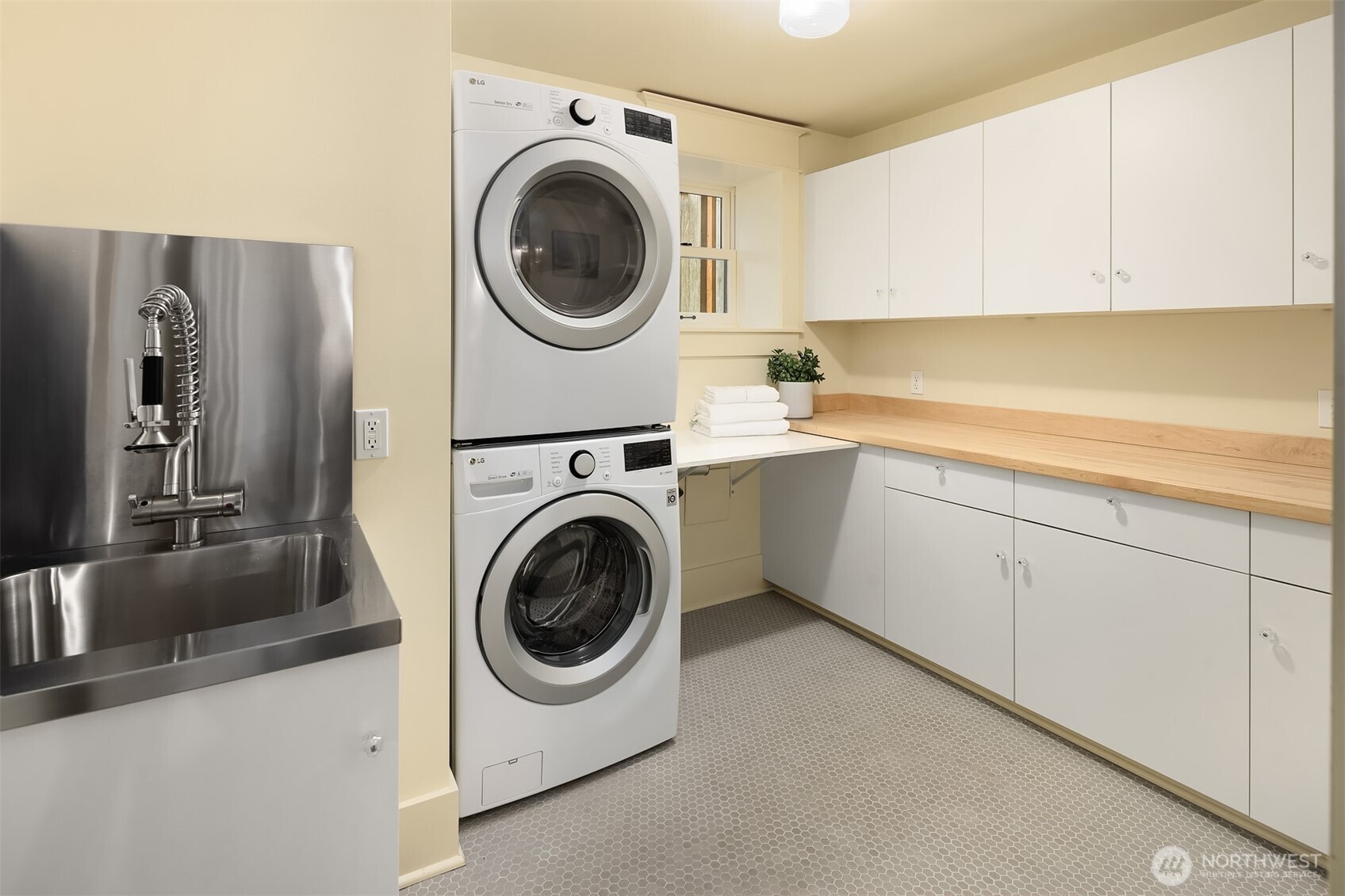 4018 2nd Avenue NE Seattle WA 98105
