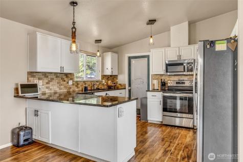 10313 School Land Road SW Rochester WA 98579