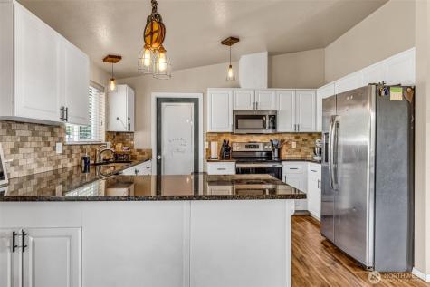 10313 School Land Road SW Rochester WA 98579