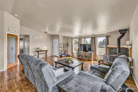 10313 School Land Road SW Rochester WA 98579