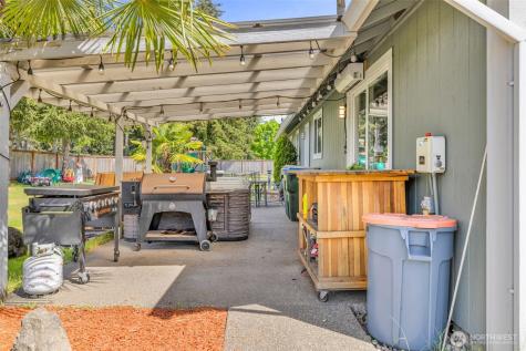 10313 School Land Road SW Rochester WA 98579