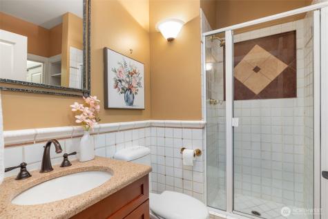 7626 NE 8th Street Medina WA 98039