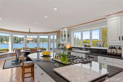 1303 Lakehurst Drive Bremerton WA 98312