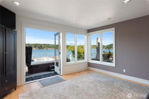 1303 Lakehurst Drive Bremerton WA 98312