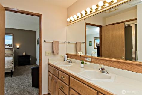 39811 272nd Avenue SE Enumclaw WA 98022
