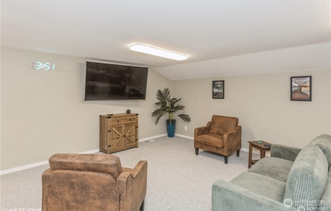 18501 52nd Avenue W Lynnwood WA 98037