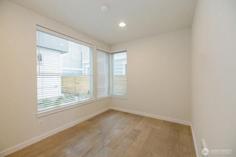 522 N 104th Street Seattle WA 98133