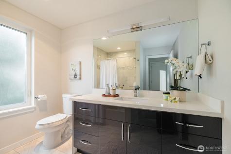 522 N 104th Street Seattle WA 98133