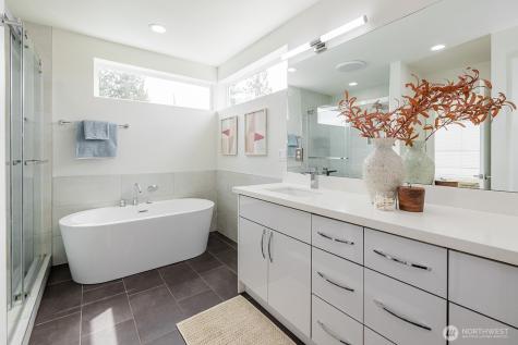 522 N 104th Street Seattle WA 98133