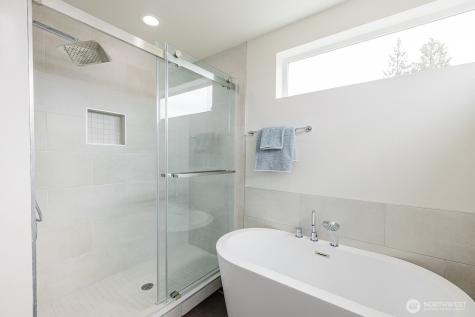 522 N 104th Street Seattle WA 98133