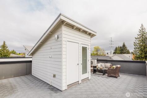 522 N 104th Street Seattle WA 98133