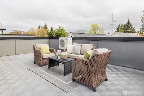 522 N 104th Street Seattle WA 98133