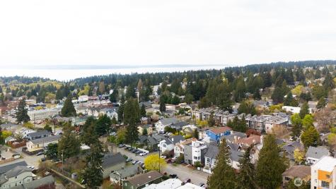 522 N 104th Street Seattle WA 98133