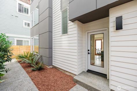 522 N 104th Street Seattle WA 98133