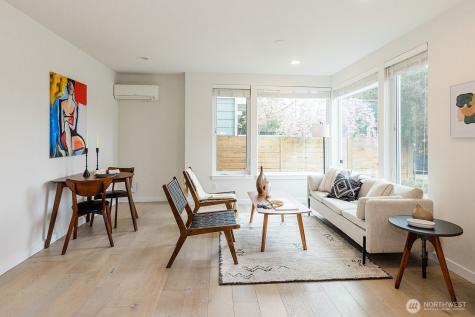522 N 104th Street Seattle WA 98133
