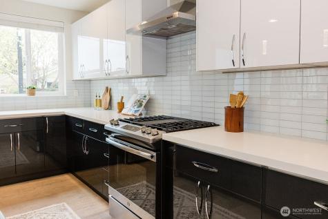 522 N 104th Street Seattle WA 98133