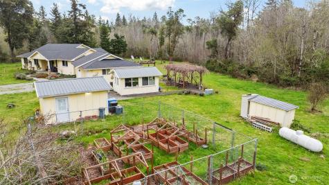 1327 196th Avenue NW Lakebay WA 98349