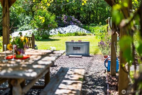 1327 196th Avenue NW Lakebay WA 98349